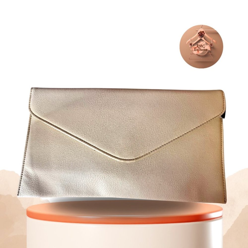 Brand New | Cream White Clutch